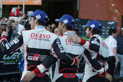 Podyum: Yarış galibi #8 Toyota Gazoo Racing Toyota TS050: Sébastien Buemi, Kazuki Nakajima, Fernando Alonso