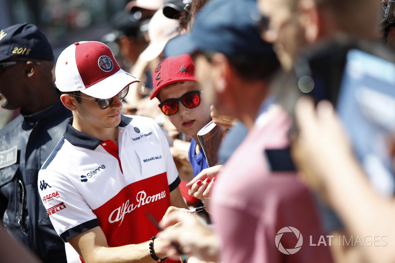 Rajongói nap a Forma-1-ben pénteken Monte Carlóban