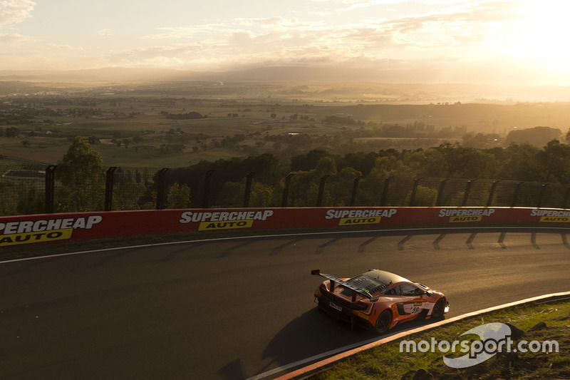 3. #59 Tekno Autosports McLaren 650S: Shane van Gisbergen, Alvaro Parente, Jonathon Webb