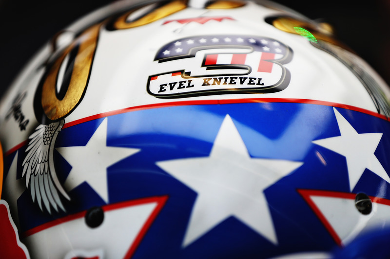 Detalle de Evel Knievel en el casco de Daniel Ricciardo, Red Bull Racing