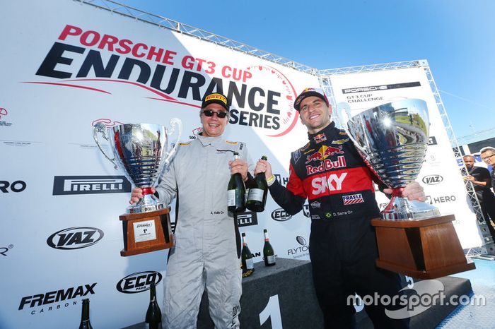 Tom Valle e Daniel Serra venceram a etapa de Goiânia da Porsche GT3 Cup Challenge. A prova teve 300 km e foi o segundo evento endurance da categoria.