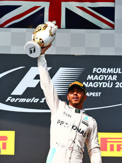 Race winner Lewis Hamilton, Mercedes AMG F1 celebrates on the podium