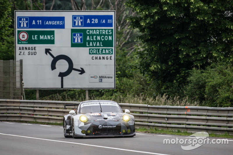 LMGTE Am: #88 Abu Dhabi Proton Competition, Porsche 911 RSR