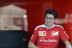 Менеджер по роботі з двигунами під час гонки Ferrari Маттіа Бінотто