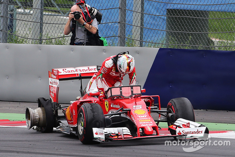 Sebastian Vettel, Ferrari, opgave na crash