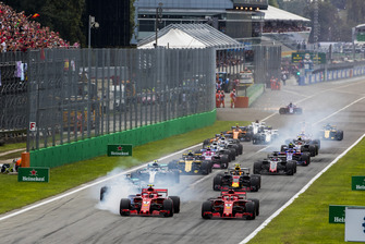Kimi Raikkonen, Ferrari SF71H, Sebastian Vettel, Ferrari SF71H, Lewis Hamilton, Mercedes AMG F1 W09, Valtteri Bottas, Mercedes AMG F1 W09, Max Verstappen, Red Bull Racing RB14 Tag Heuer.