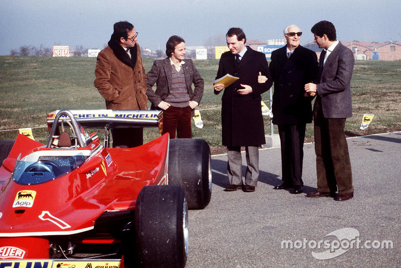 Maranello 1980, Mauro Forghieri, Gilles Villeneuve, Marco Piccinini, Jody Scheckter para la presentación del Ferrari T5