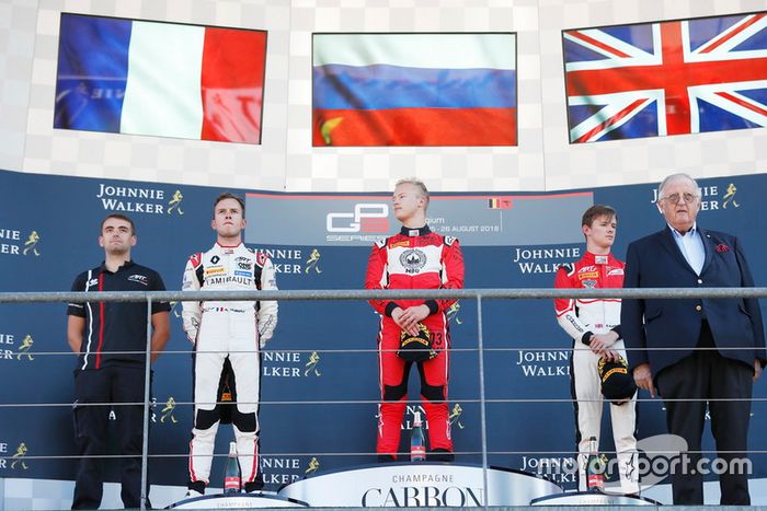 Podio: Anthoine Hubert, ART Grand Prix Nikita Mazepin, ART Grand Prix and Callum Ilott, ART Grand Prix 