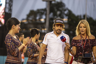 Fernando Alonso, McLaren talks with Rachel Brooks, Sky TV on the drivers parade