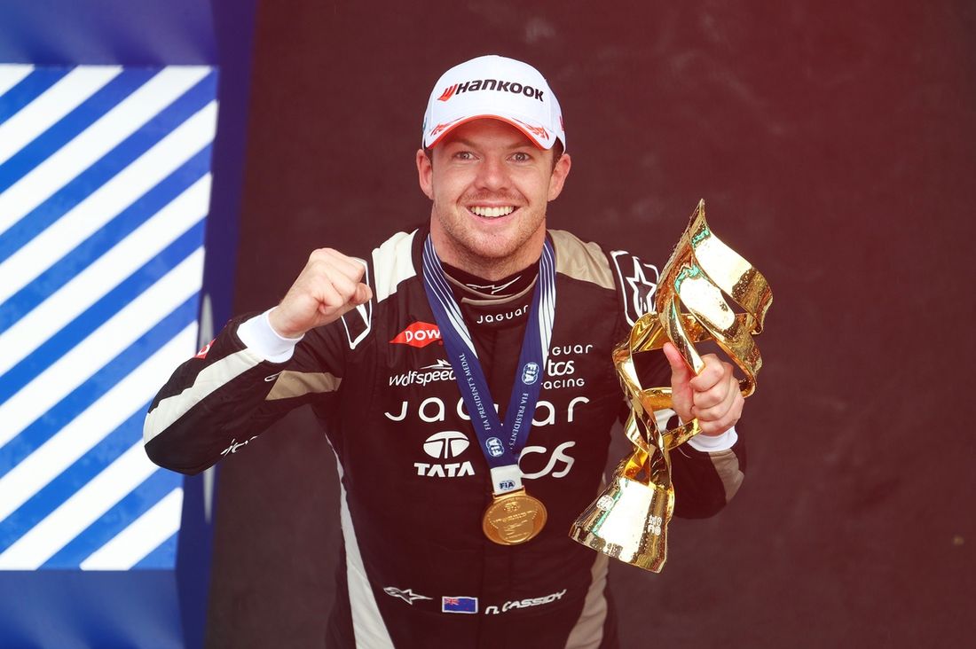 Podio: Ganador de la carrera Nick Cassidy, Jaguar TCS Racing