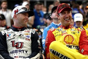 William Byron, Hendrick Motorsports Chevrolet, Joey Logano, Team Penske Ford