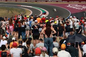 Formula 1 Racing Action - F.Live Domain