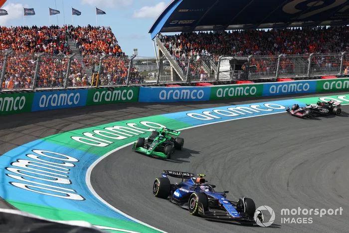 Logan Sargeant, Williams FW46, Zhou Guanyu, Stake F1 Team KICK Sauber C44, Kevin Magnussen, Haas VF-24