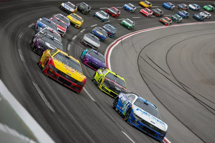 Todd Gilliland, Front Row Motorsports Ford, Joey Logano, Team Penske Ford