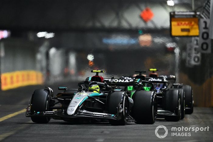 Lewis Hamilton, Mercedes F1 W15, Valtteri Bottas, Stake F1 Team KICK Sauber C44