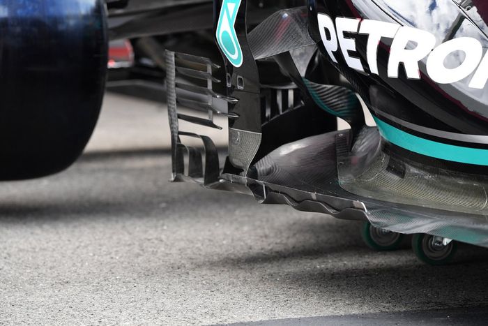 Detalle del bargeboard Mercedes W12