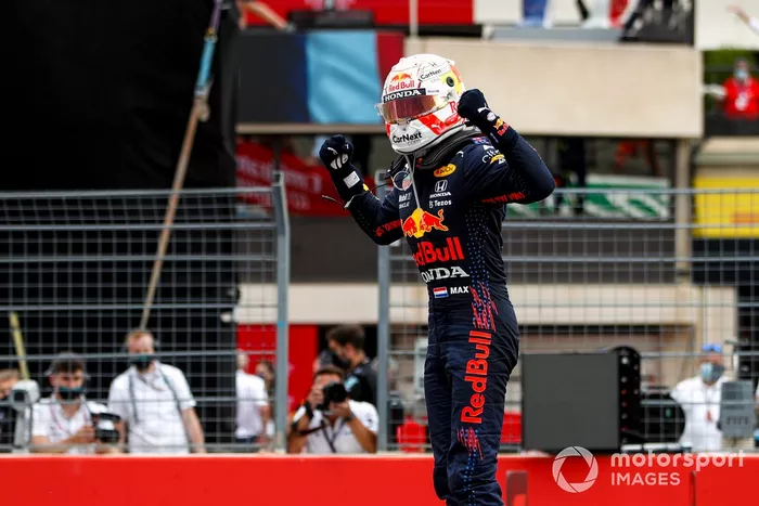 Ganador Max Verstappen, Red Bull Racing en Parc Ferme