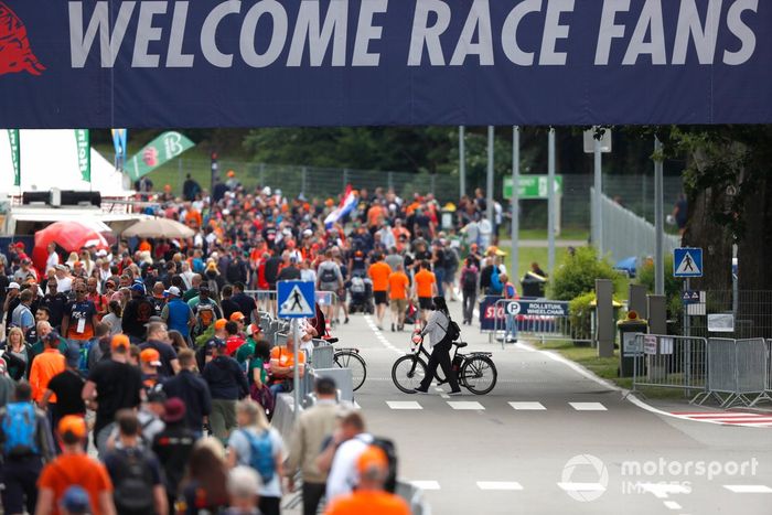 Los fans llegan al GP de Austria de F1