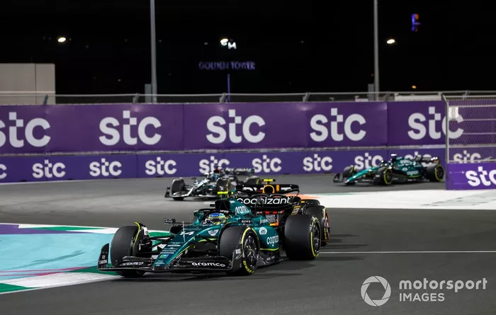 Fernando Alonso, Aston Martin AMR23, Sergio Pérez, Red Bull Racing RB19, George Russell, Mercedes F1 W14