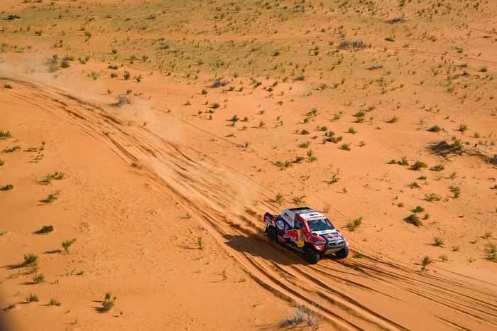 #301 Toyota Gazoo Racing: Nasser Al-Attiyah, Matthieu Baumel