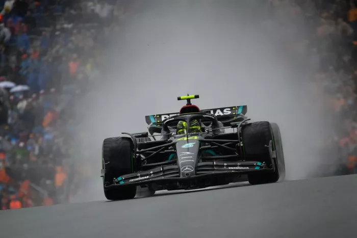 Lewis Hamilton, Mercedes W14