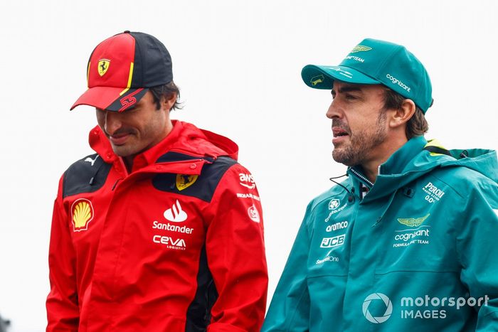 Carlos Sainz, Scuderia Ferrari, Fernando Alonso, Aston Martin F1 Team 