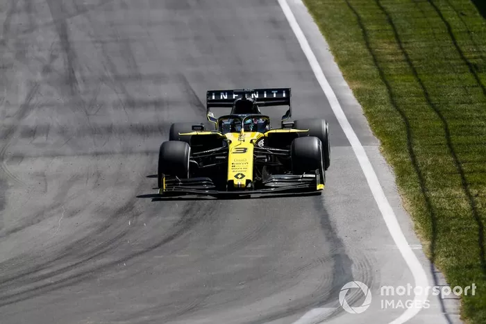 Daniel Ricciardo foi um dos destaques da prova