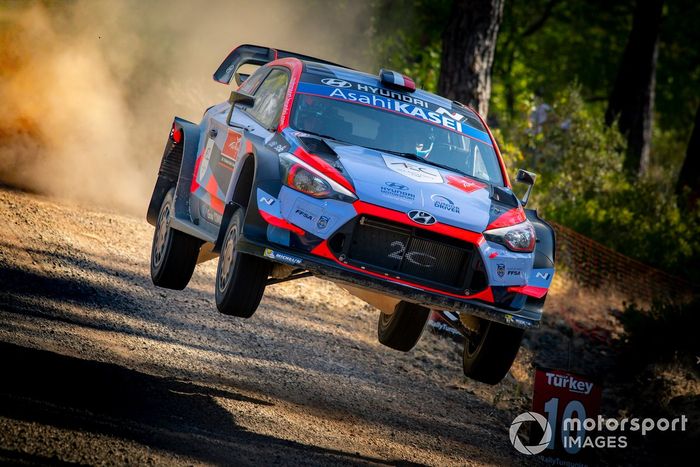 Pierre-Louis Loubet, Vincent Landais, Hyundai 2c Competition Hyundai i20 Coupe WRC