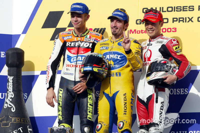 Podyum: Yarış galibi Max Biaggi, Honda, 2. Valentino Rossi, Honda, 3. Makoto Tamada, Honda