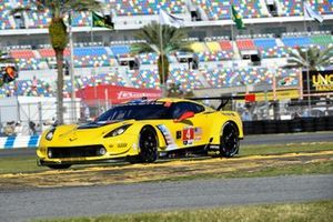 #4 Corvette Racing Corvette C7.R, GTLM: Oliver Gavin, Tommy Milner, Marcel Fassler