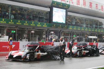 Drapeau rouge : #7 Toyota Gazoo Racing Toyota TS050: Mike Conway, Kamui Kobayashi, Jose Maria Lopez, #8 Toyota Gazoo Racing Toyota TS050: Sébastien Buemi, Kazuki Nakajima, Fernando Alonso