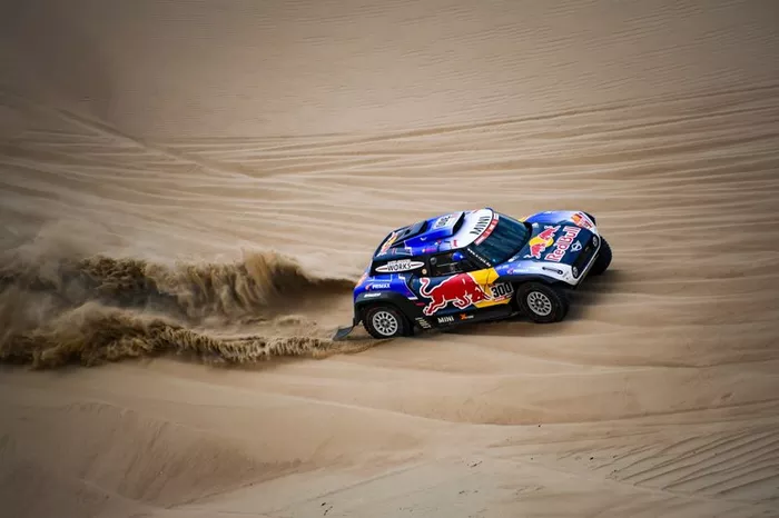 #300 X-Raid Mini JCW Team: Carlos Sainz, Lucas Cruz