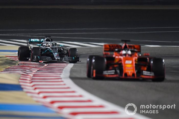 Sebastian Vettel, Ferrari SF90, Lewis Hamilton, Mercedes AMG F1 W10