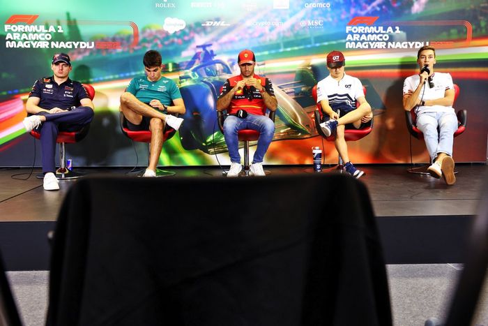 Max Verstappen, Red Bull Racing, Lance Stroll, Aston Martin, Carlos Sainz, Ferrari, Yuki Tsunoda, Scuderia AlphaTauri, George Russell, Mercedes-AMG