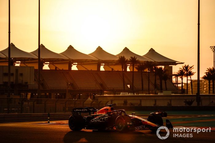 Jake Dennis, Red Bull Racing RB19 