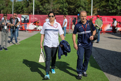 Monisha Kaltenborn, Sauber Team Prinicpal and Josef Leberer, Sauber F1 Physio