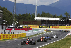 Romain Grosjean, Haas F1 Team VF-17, Fernando Alonso, McLaren MCL32, Pascal Wehrlein, Sauber C36-Ferrari, Lance Stroll, Williams FW40