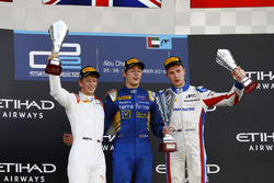 Podium : le vainqueur Alex Lynn, DAMS; le deuxième, Johnny Cecotto Jr., Rapax; et le troisième, Sergey Sirotkin, ART Grand Prix