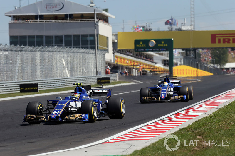 Pascal Wehrlein, Sauber C36 y Marcus Ericsson, Sauber C36