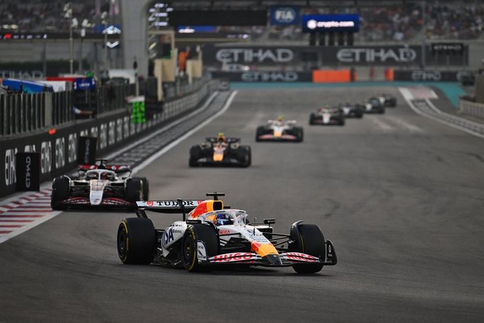 Esteban Ocon, Haas F1 Team, Isack Hadjar, Racing Bulls Team