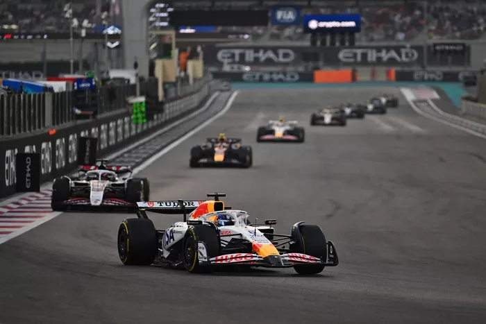 Esteban Ocon, Haas F1 Team, Isack Hadjar, Racing Bulls Team