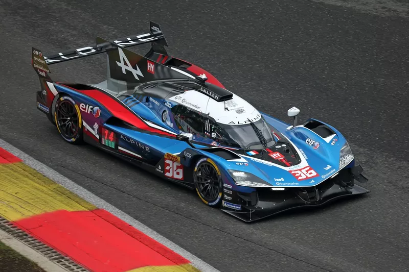 N° 36 Alpine Endurance Team Alpine A424 : Jules Gounon, Frédéric Makowiecki, Victor Martins