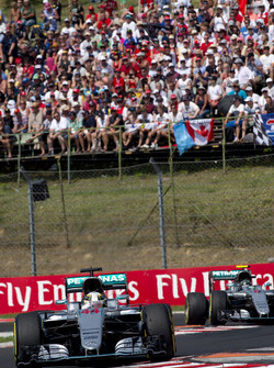 Lewis Hamilton, Mercedes AMG F1 W07 Hybrid
