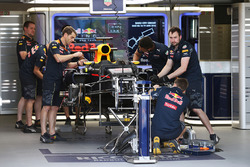 Red Bull Racing RB12 Даніеля Ріккардо, Red Bull Racing, на піт-лейн