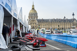 Atmosphere in the pitlane