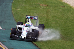 Felipe Massa, Williams FW38 runs wide