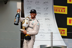 Podium: Sieger Lewis Hamilton, Mercedes AMG F1