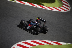 Jenson Button, McLaren MP4-31 en pista
