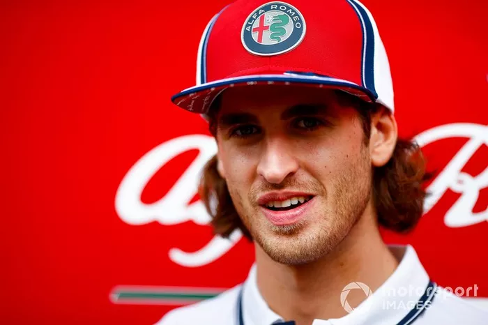 17º Antonio Giovinazzi: 14 pontos, 5º lugar (Brasil) e 4 voltas lideradas (Singapura)