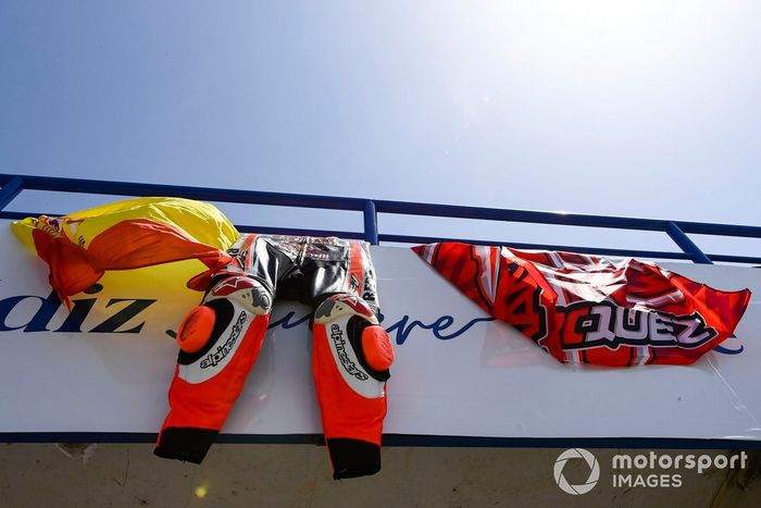 Banderas de fans en Jerez
